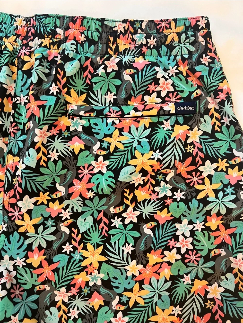 Chubbies 5.5 Inch The Bloomerangs Black Floral Toucan Pink Lined Swim Trunks XL